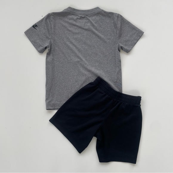 Nike Boys Gray Black Tee Shorts Set Size 4 or XS - Picture 2 of 6